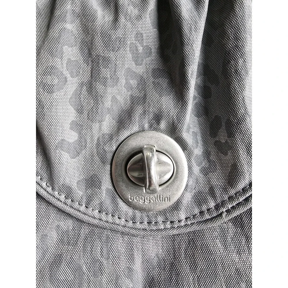 Baggallini Gray Nylon Crossbody Messenger Travel Bag Turn Lock Lightweight